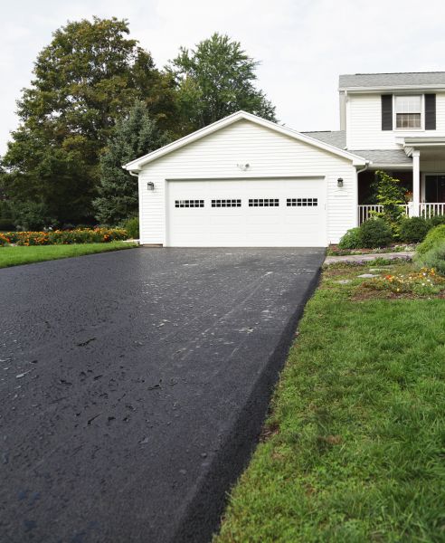 Cost of Blacktop Driveway Paving in Manteca
